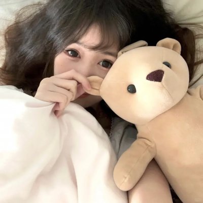 捷运上的女孩